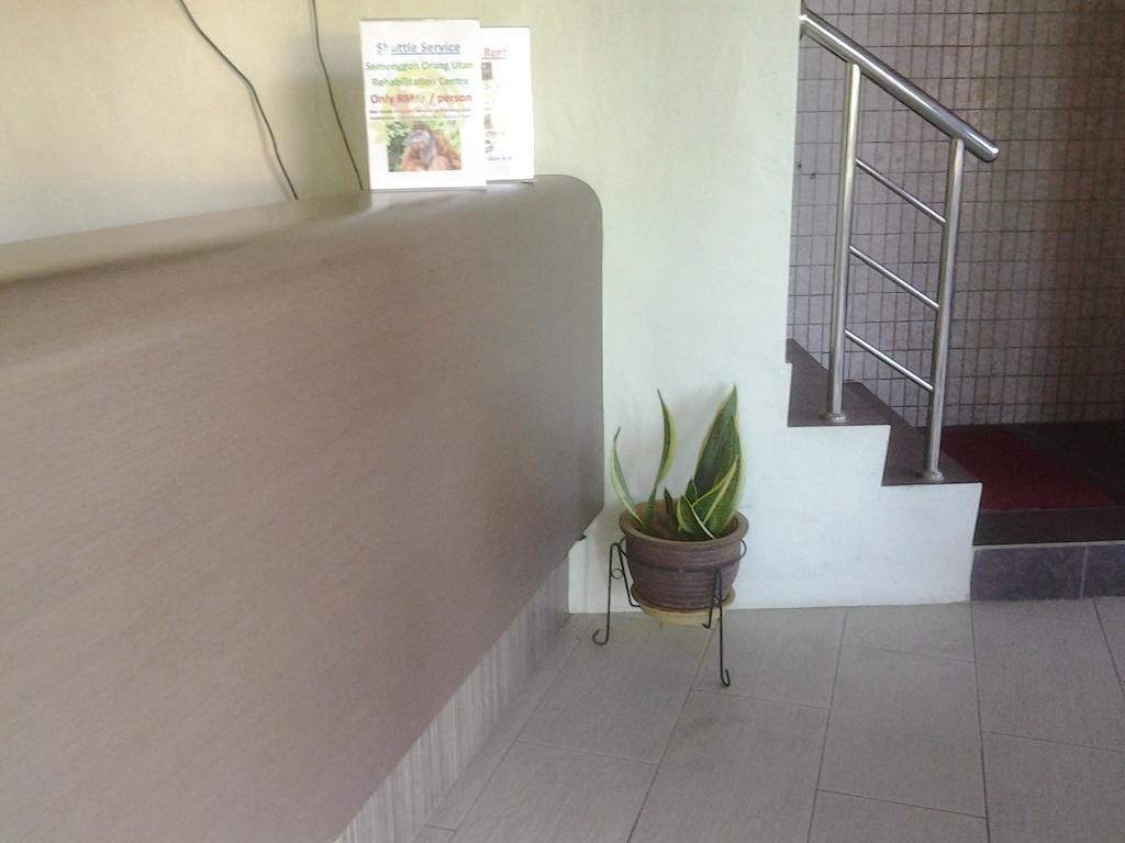 Furama Lodging House Kuching Exterior foto