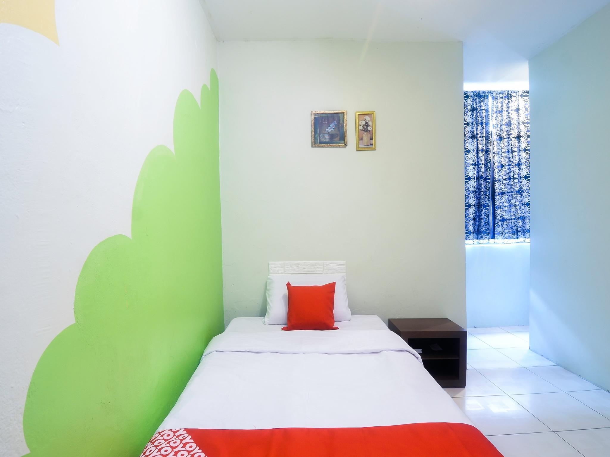 Furama Lodging House Kuching Exterior foto