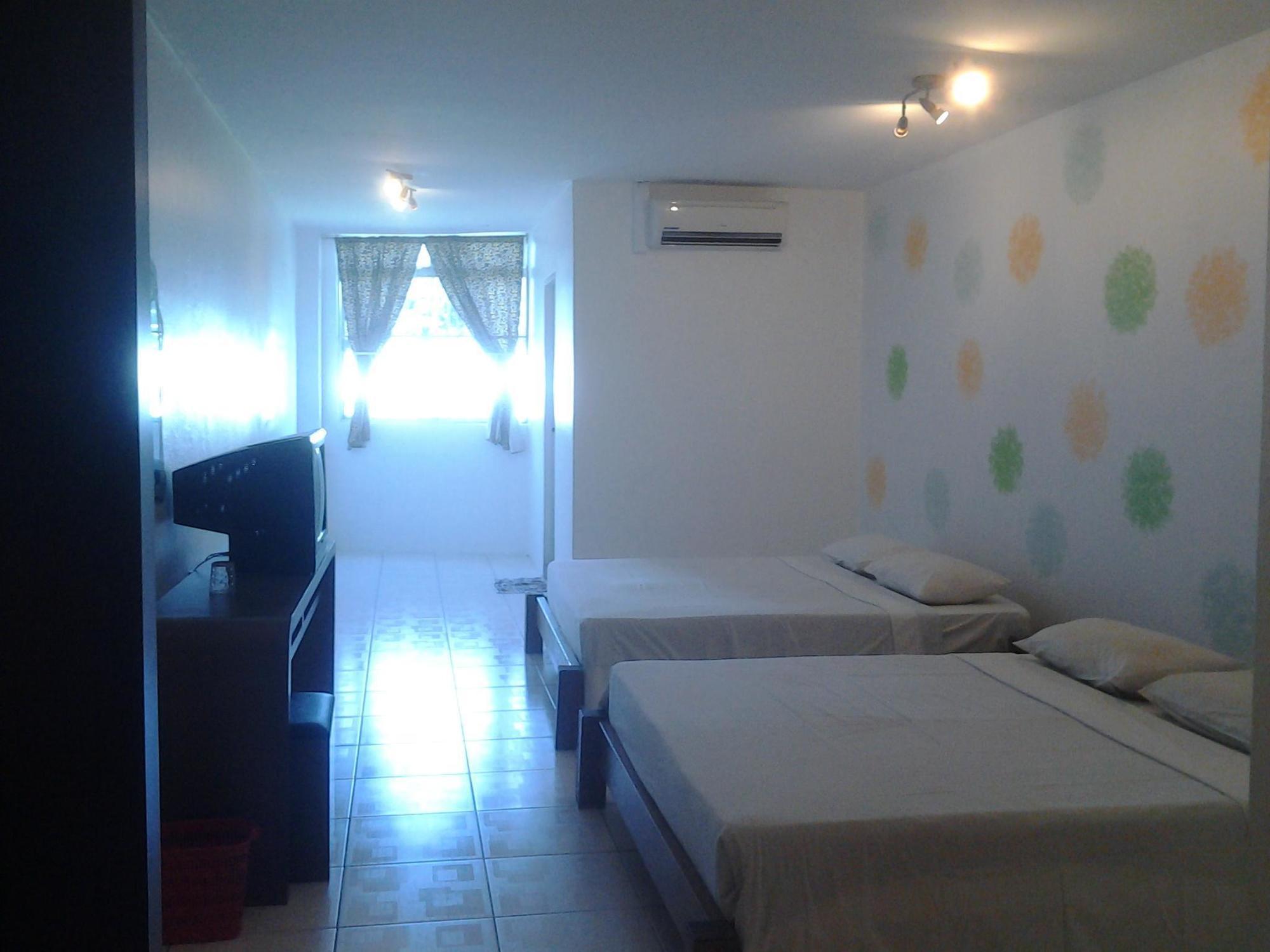 Furama Lodging House Kuching Exterior foto