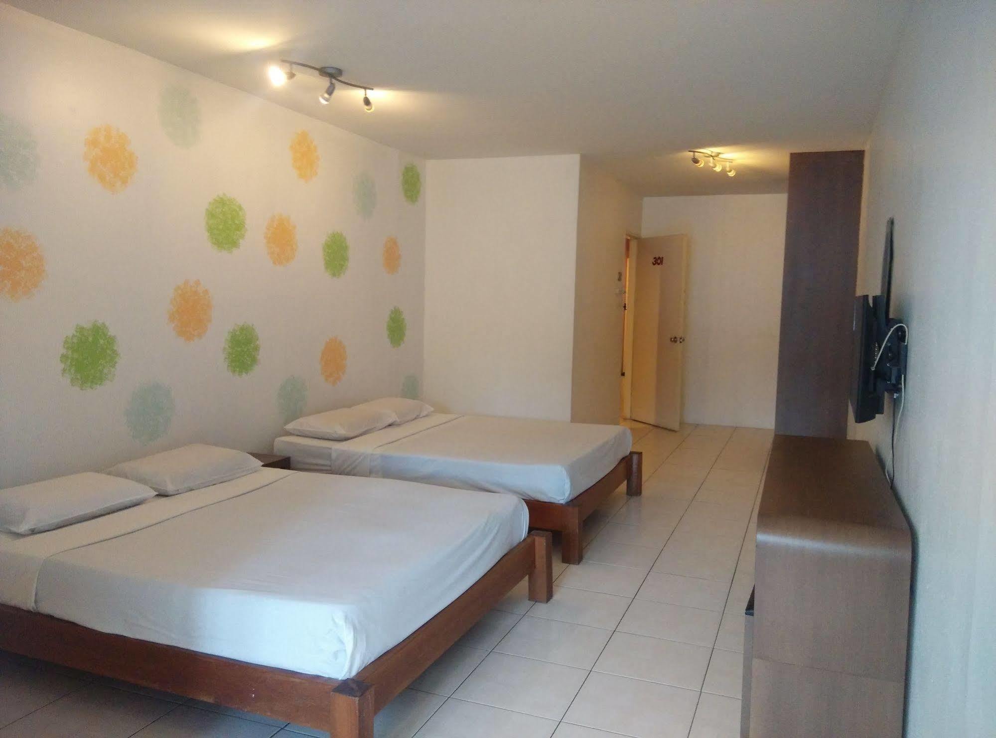 Furama Lodging House Kuching Exterior foto