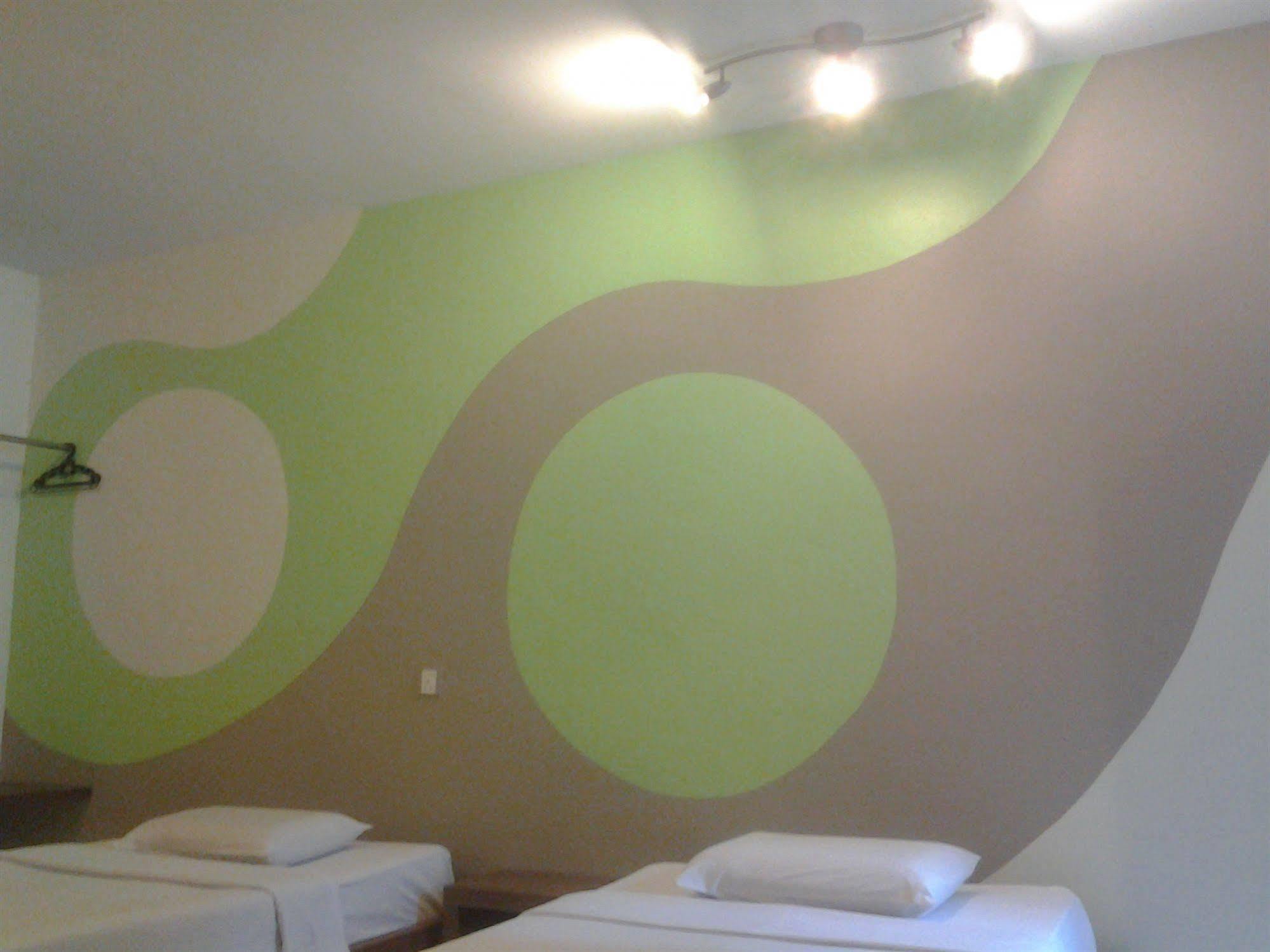 Furama Lodging House Kuching Exterior foto