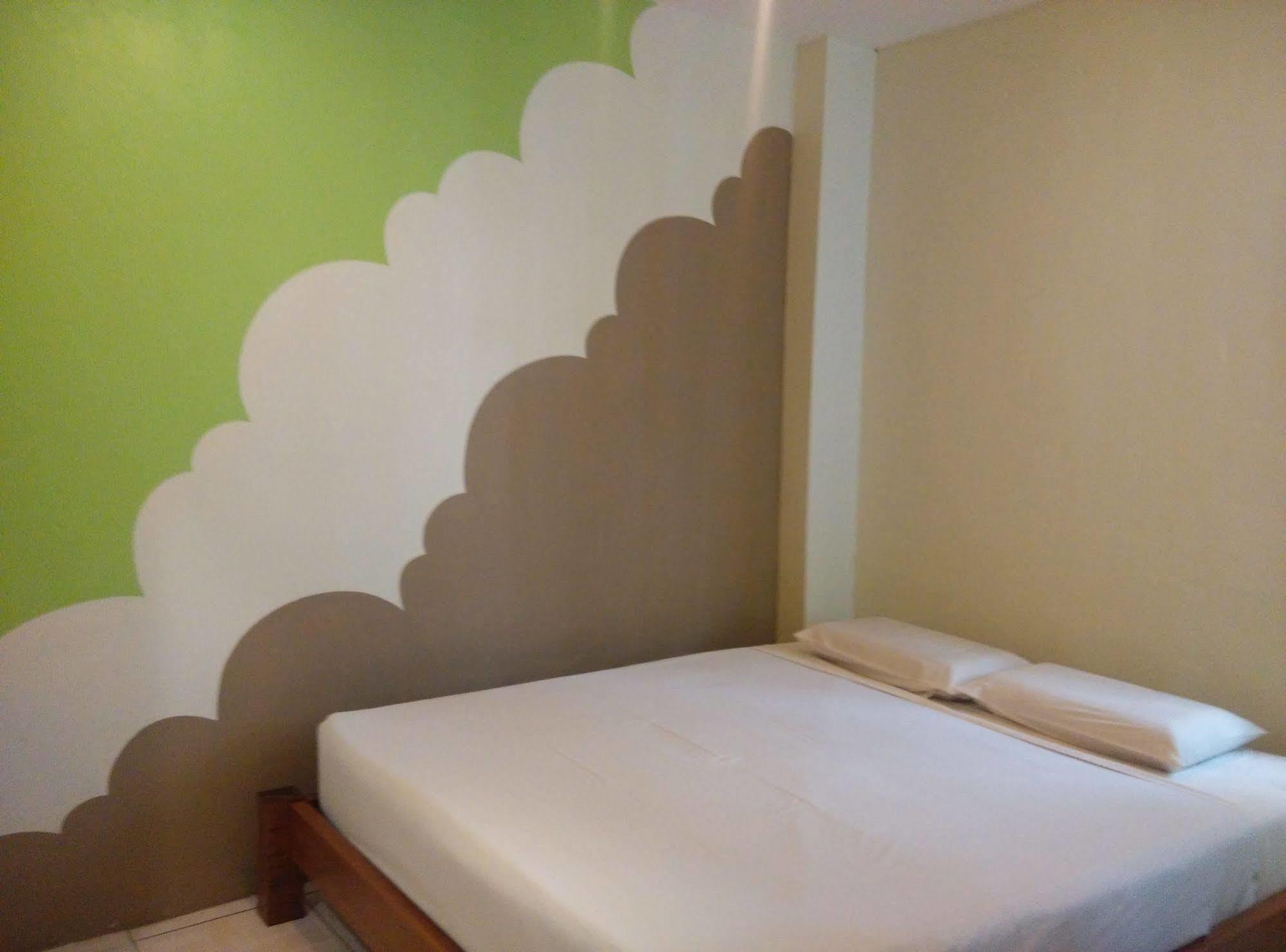 Furama Lodging House Kuching Exterior foto