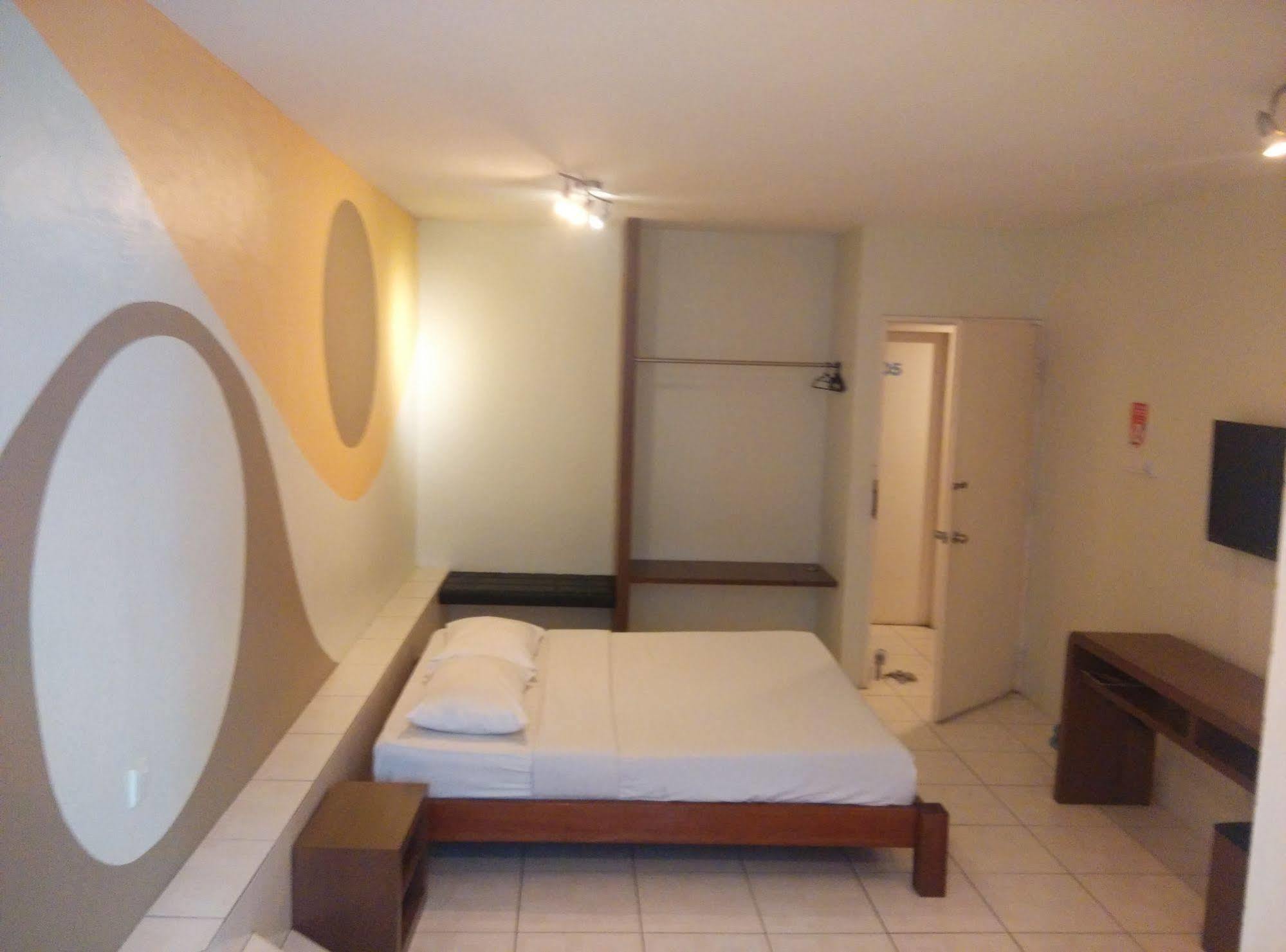 Furama Lodging House Kuching Exterior foto