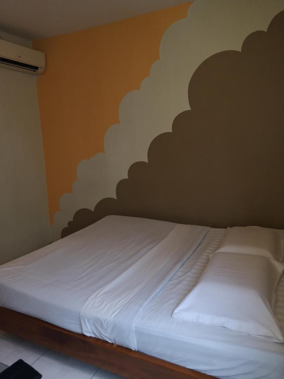 Furama Lodging House Kuching Exterior foto