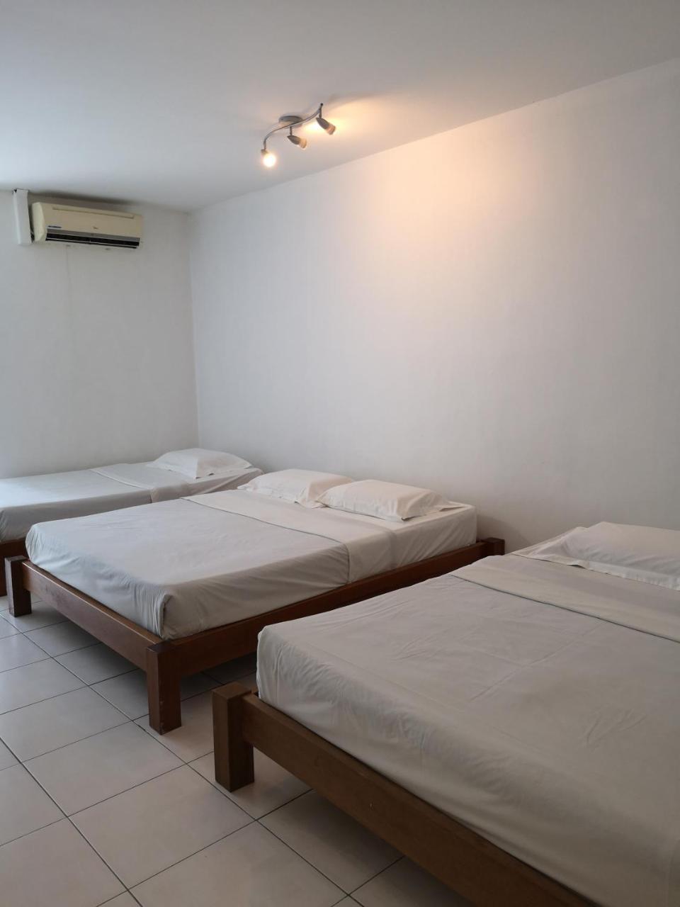 Furama Lodging House Kuching Exterior foto