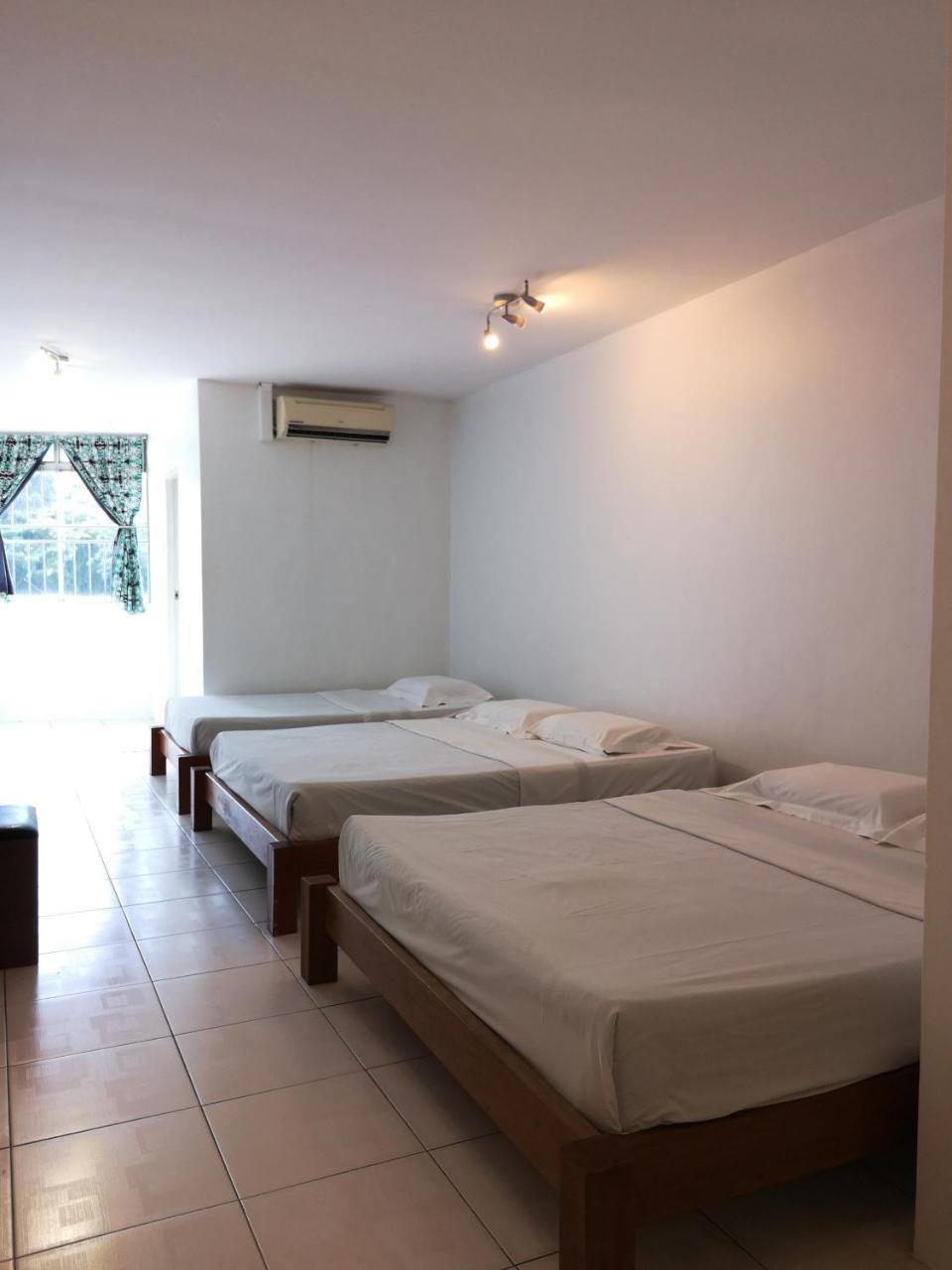 Furama Lodging House Kuching Exterior foto